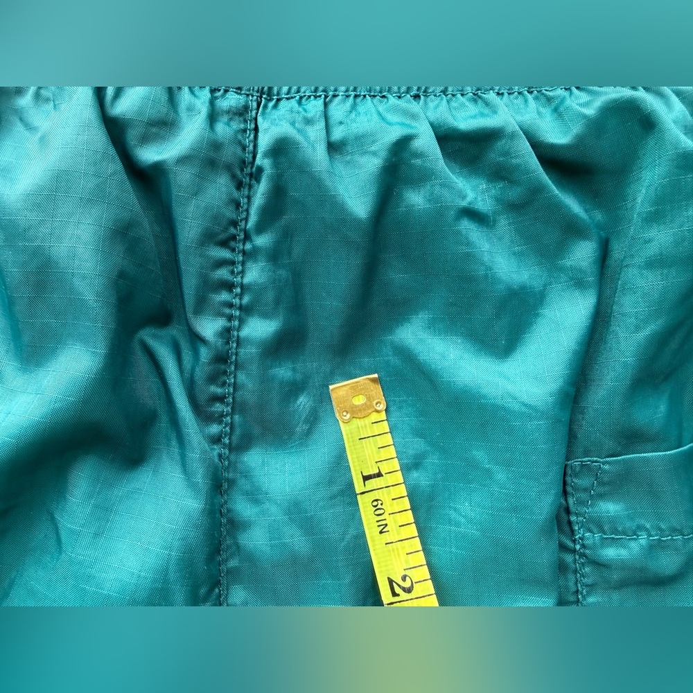 Nike Men's Retro Two-Tone Athletic Shorts in Black and Teal XL - Picture 15 of 15